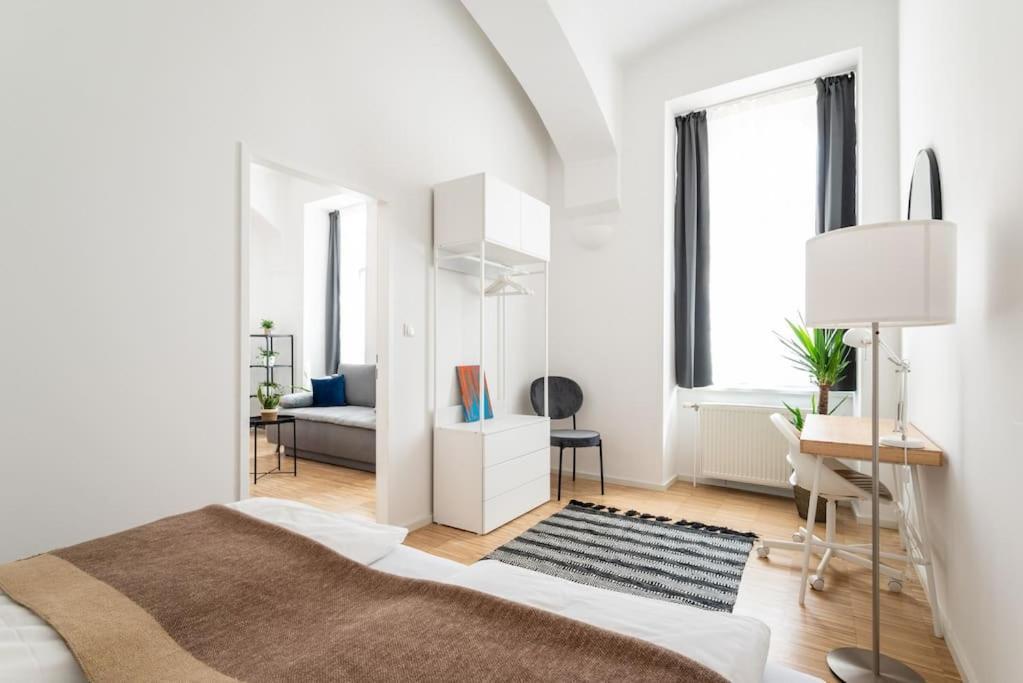 Spacious 2Br Near Attractions By Hm Відень Екстер'єр фото