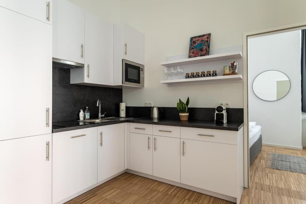 Spacious 2Br Near Attractions By Hm Відень Екстер'єр фото